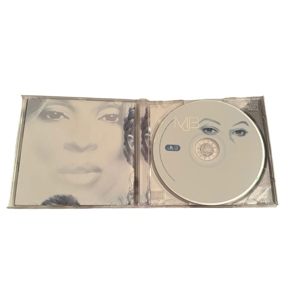 The Breakthrough by Mary J. Blige (CD, Dec-2005, Geffen) Used Soul Music CD 2005 - Picture 3 of 3